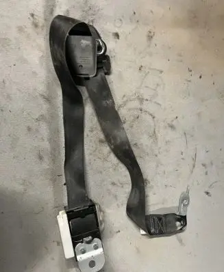 Chrysler Grand Voyager IV Front seatbelt 1BJ91TRMAA 303061 E37393