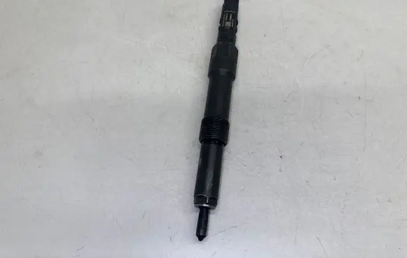 Ford Mondeo Mk III Fuel injector 4S7Q9K546BD