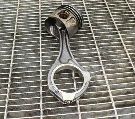 Mercedes-Benz E W212 Piston A6420305220 A6420305517