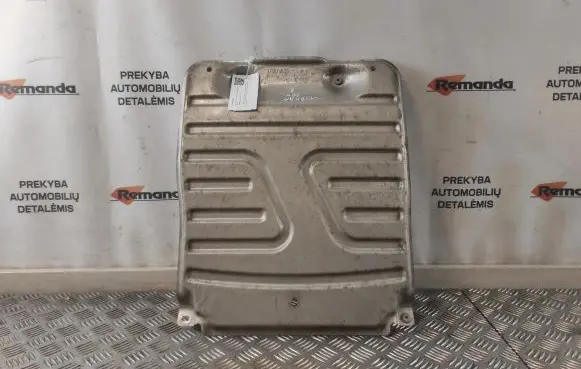 Volkswagen Tiguan Heat shield in engine bay 5QA825230