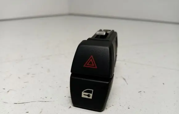 BMW 6 F12 F13 Hazard light switch 9161896 61319161896