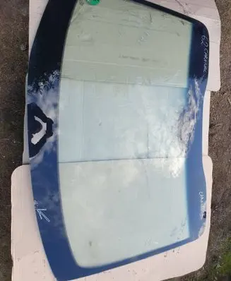 KIA Carnival Front windscreen/windshield window 8000003