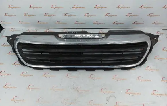 Peugeot 108 Front bumper upper radiator grill 531140H020