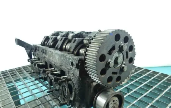 Volkswagen PASSAT B5.5 Engine head AVB IMPRK1332941