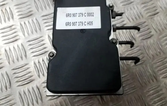 Skoda Fabia Mk2 (5J) ABS Pump 6R0907379C
