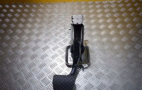 Volkswagen Jetta VI Brake pedal 1K1721117H