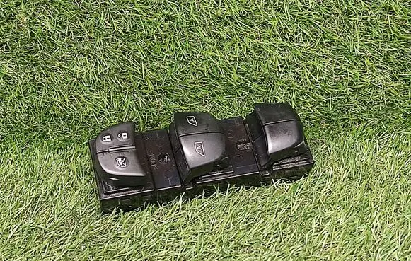 Nissan Altima Electric window control switch 254013TA4A