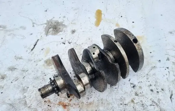 Audi A6 S6 C5 4B Crankshaft 