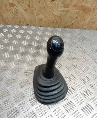 Volkswagen Caddy Gear lever shifter trim leather/knob 