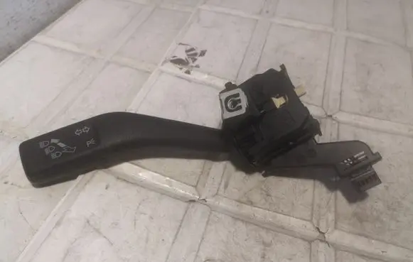 Skoda Octavia Mk2 (1Z) Indicator stalk 1K0953513E