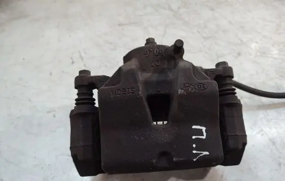 Hyundai Tucson TL Front brake caliper