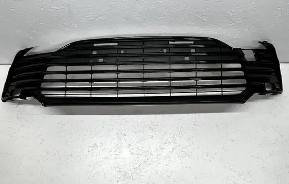 Toyota Camry VIII XV70 Front bumper lower grill 53113-33120