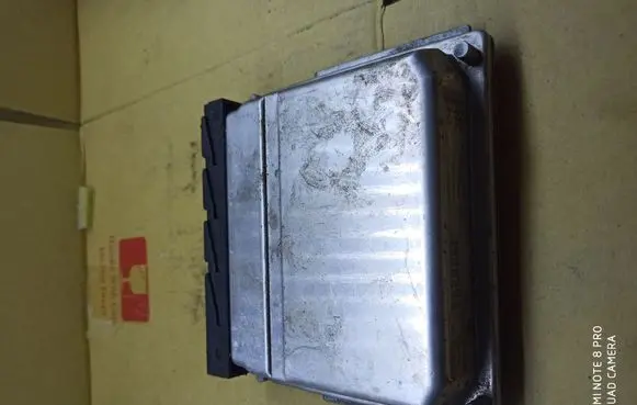Volvo V70 Engine control unit/module 09496667A