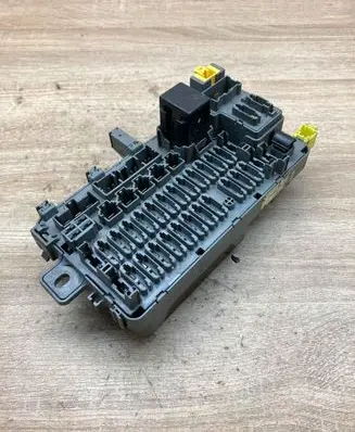 Honda Civic Fuse module 38600SH3G1 4Y28B