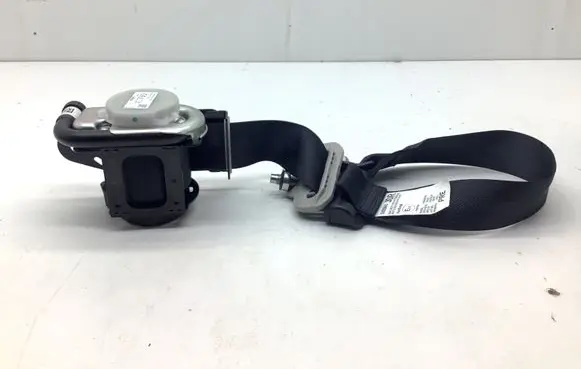 Nissan Leaf II (ZE1) Rear seatbelt 638265301E 15060718 074X090RH