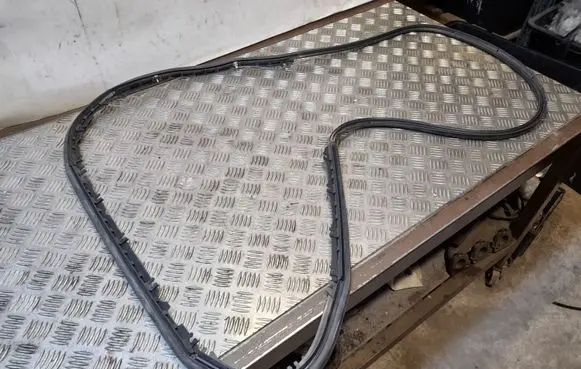 Audi A6 S6 C6 4F Rubber seal front door (on door) 4F0831345C