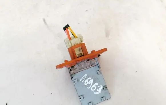 Mazda 323 Heater blower motor/fan resistor