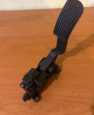 Mercedes-Benz Sprinter W901 W902 W903 W904 Accelerator throttle pedal 0281002337 A9013000504