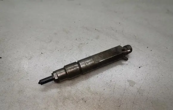 Audi A4 S4 B5 8D Fuel injector 028130201G