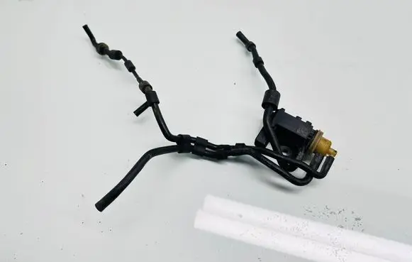 Volkswagen PASSAT B8 Turbo solenoid valve 1K0906627B 08976