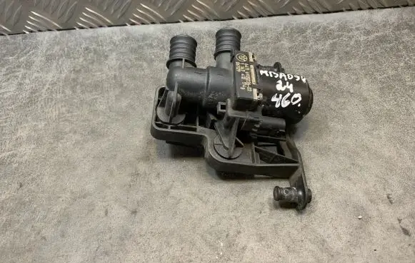 BMW 5 E60 E61 Coolant heater control valve 6920226