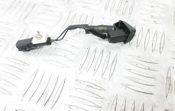 Volvo XC60 Windshield washer spray nozzle 