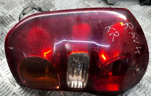 Toyota RAV 4 (XA20) Rear/tail lights