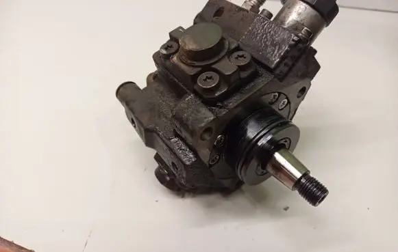 Hyundai i30 Fuel injection high pressure pump 331002A410 0445010124