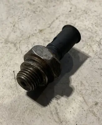 Volvo V50 Oil pressure sensor 3545696
