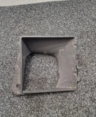 Porsche Macan (95B) Intercooler air channel guide 95B117335A