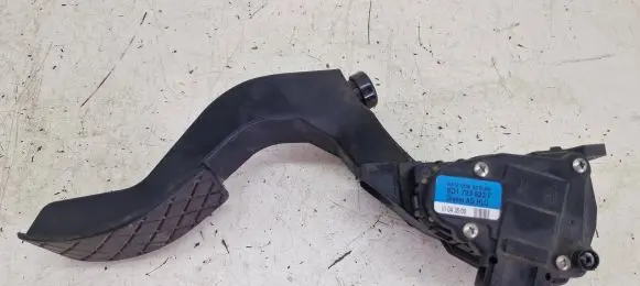 Audi A6 S6 C5 4B Accelerator throttle pedal 8D1723523F 6PV00837602