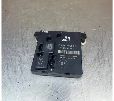 Mercedes-Benz E W211 Door control unit/module 2118704126 00006806