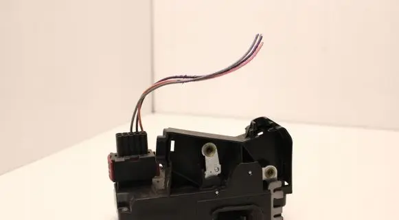 Opel Vivaro Rear door lock 