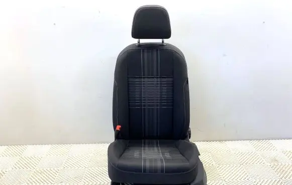 Volkswagen Golf VII Front driver seat 