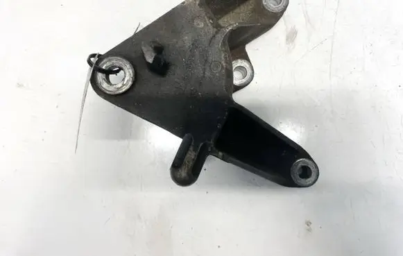 Volvo XC90 Engine mounting bracket 13228289