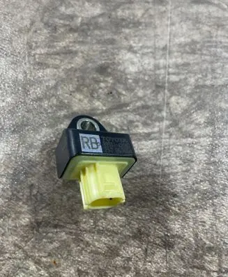 Toyota RAV 4 (XA50) Airbag deployment crash/impact sensor 8983142060 252UG7UGV