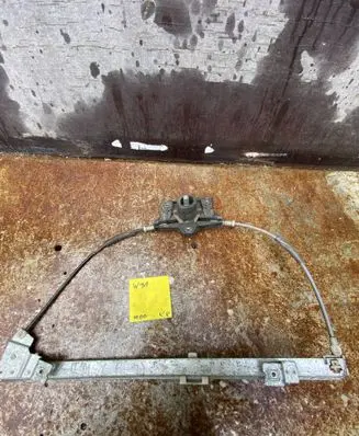 Renault Megane I Front door manual window regulator 
