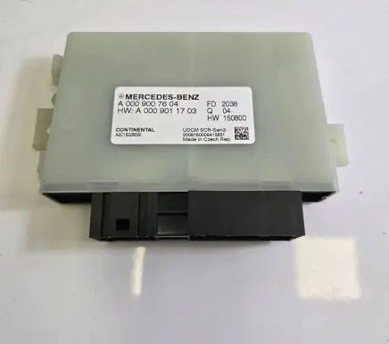 Mercedes-Benz E W213 Adblue control unit A0009007604