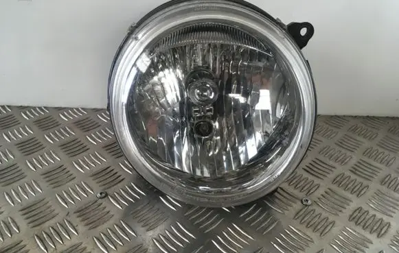 Jeep Cherokee Headlight/headlamp 04239