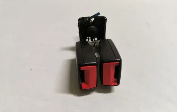 Ford Fusion II Rear seatbelt buckle