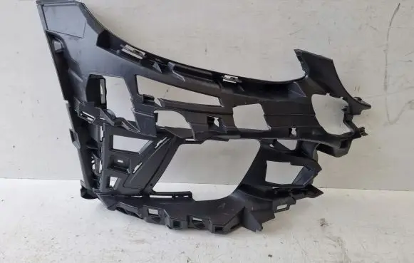 Mercedes-Benz C W205 Front bumper mounting bracket A2058855602