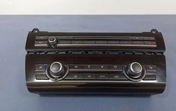 BMW 5 F10 F11 Climate control unit 6824203