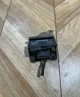 Mercedes-Benz C W203 Glow plug pre-heat relay