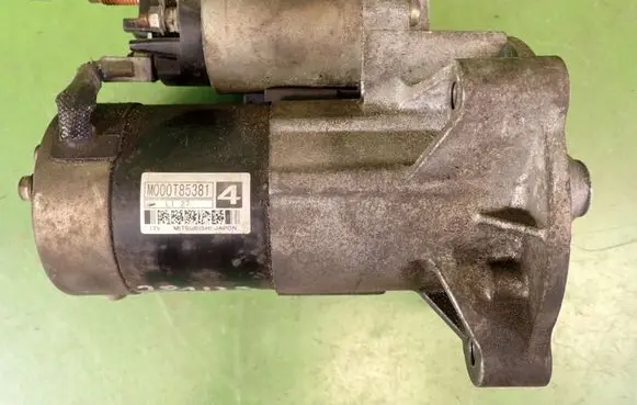 Peugeot 307 Starter motor M000T85381