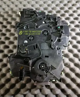Mercedes-Benz Vito Viano W447 Front door lock A4477309401