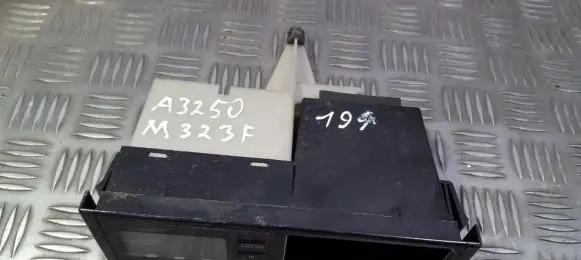 Mazda 323 F Screen/display/small screen