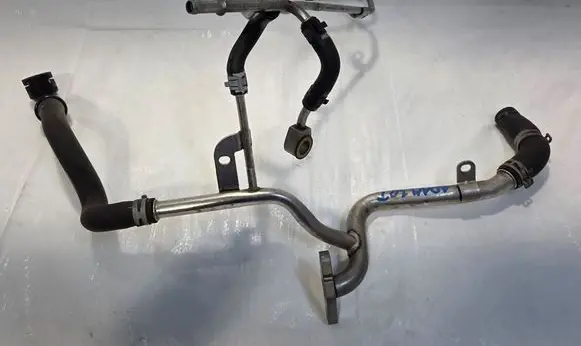 Opel Adam Turbo air intake inlet pipe/hose 55584478
