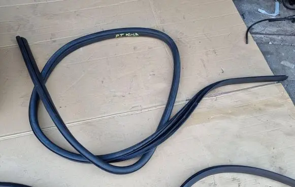 Ford Kuga I Rubber seal rear door XXX