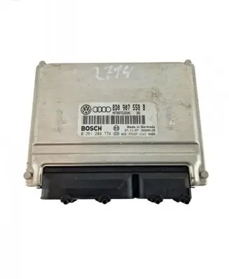 Volkswagen PASSAT B5 Engine control unit/module 8D0907558B