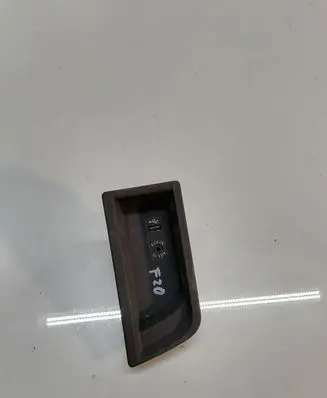 BMW 3 F30 F35 F31 AUX in-socket connector 9207357